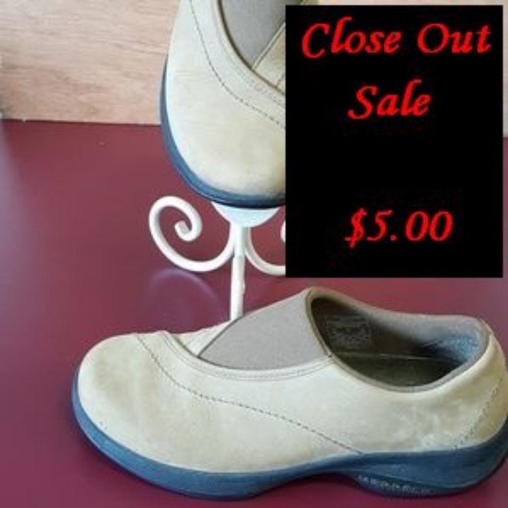Merrell Tan Leather Slip on Shoes sz 7.5